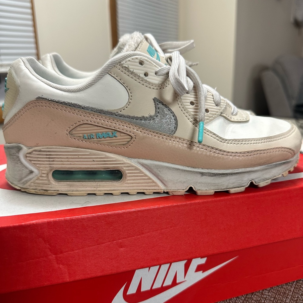 Women’s Air Max 90 - Picture 4 of 9